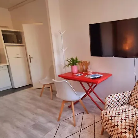 Apartment Lilly-tout A Pied Proche Gares Grd Palais&centre